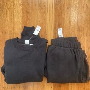GAP Charcoal Sweatshirt and Joggers Ensemble
